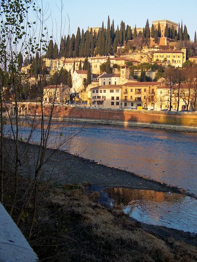 Verona Natale 2007. Veduta del Teatro Romano by ecava