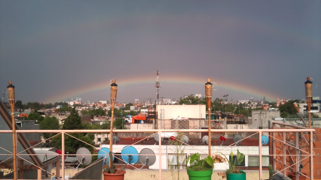 Arcoiris en el Oriente del D F by Eduardo Pachuca