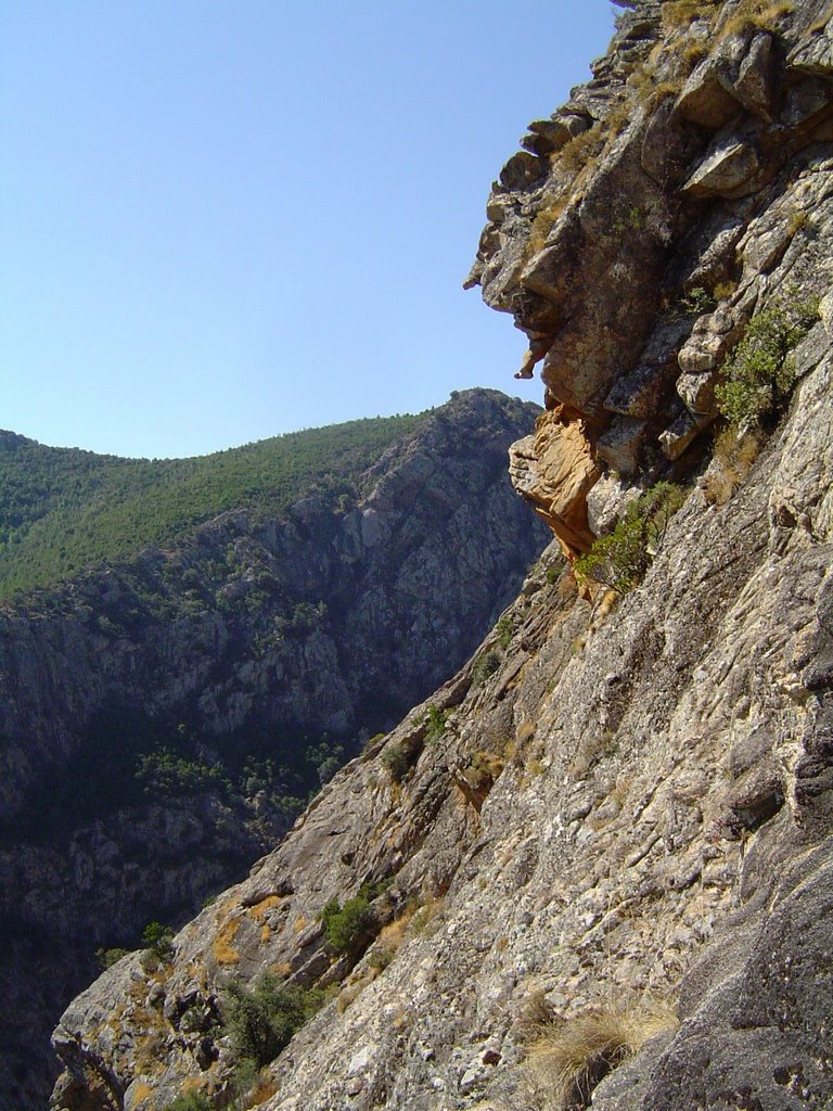 Via ferrata début by Rémi FOURDAIN