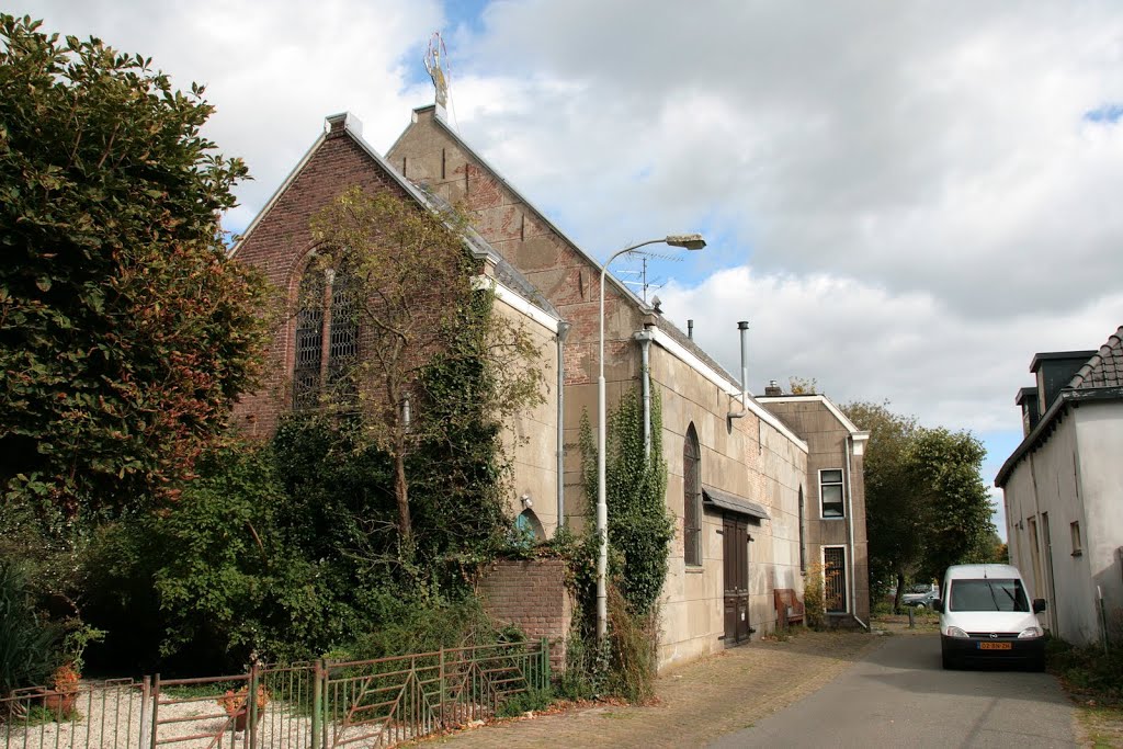 Maurik - Kerkweg 3 : Voormalige R.K. OLV. ten Hemelopneming kerk by Scholte