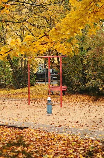 Herbstlicher Ein Kinderspielplatz in der Käsröthe in Forchheim by missoni