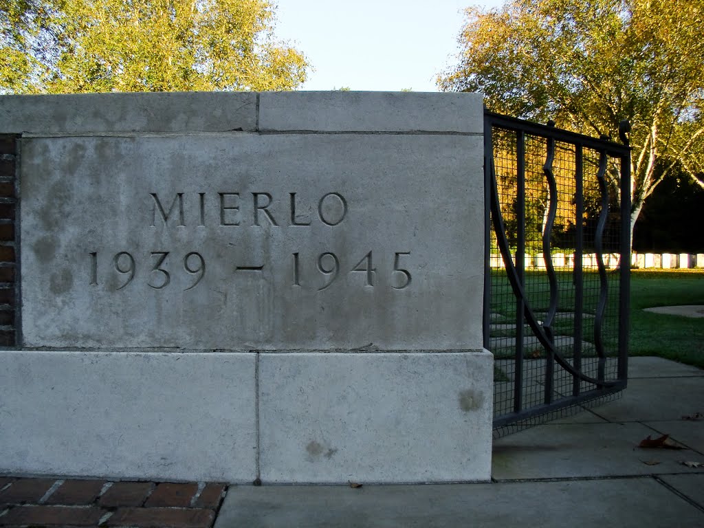 Mierlo War Cemetery, Brits ereveld, Geldropseweg 68, Mierlo, The Netherlands by Lambal Oelek