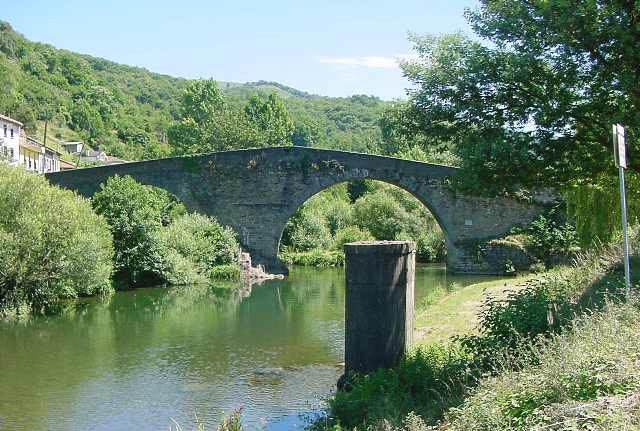 Puente de Arco. laviana by THERYNA