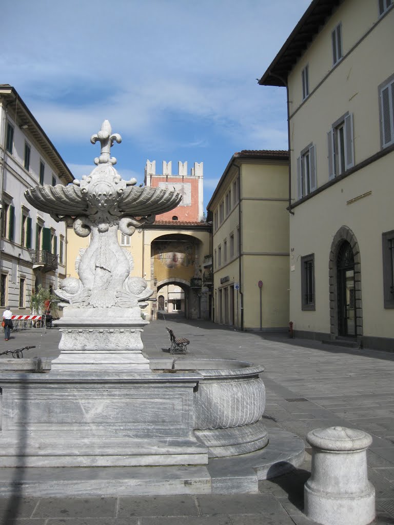 Camaiore. Piazza San Bernardino da Siena. by brezza