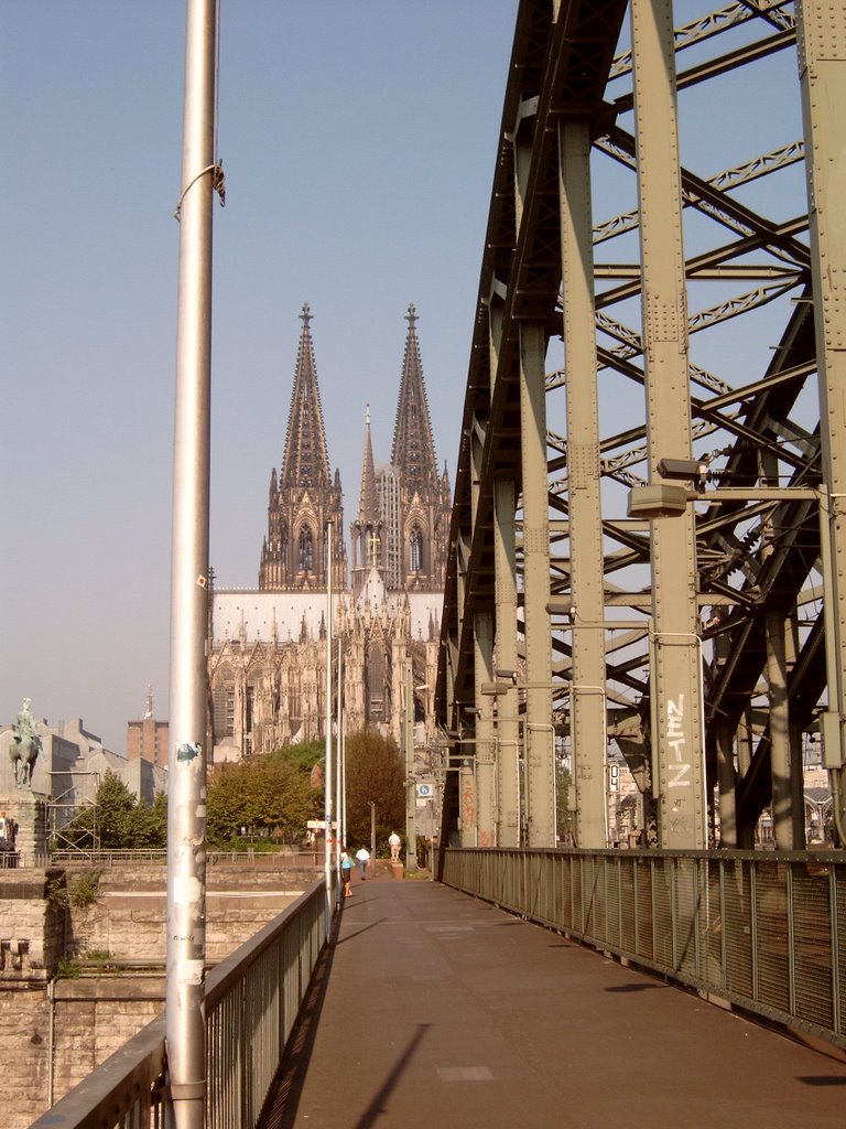 Köln by Uwe Lodyga