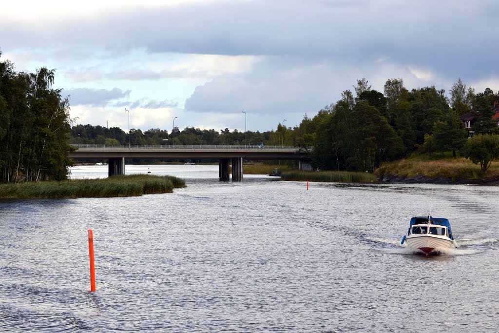 Strait between Herttoniemi and Laajasalo by Petteri Kantokari