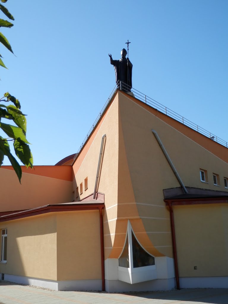 Katolícke centrum na Šváboch by Jozef Kotulič