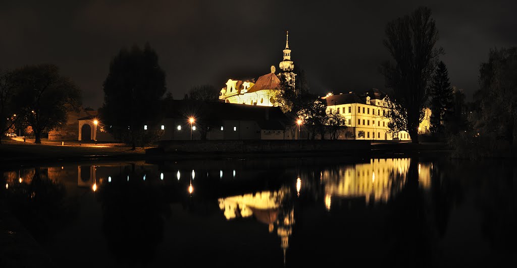 Brevnovsky klaster v noci [The Monastery of Brevnov al night]_4 by Rudolf Halaj