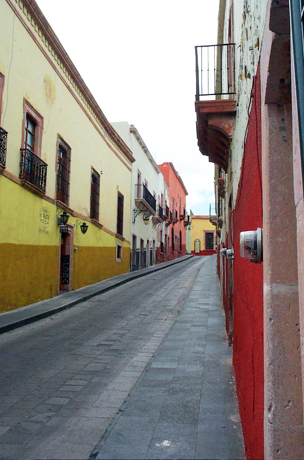 Zacatecas y Sus Callejones by José Fernando Martín…