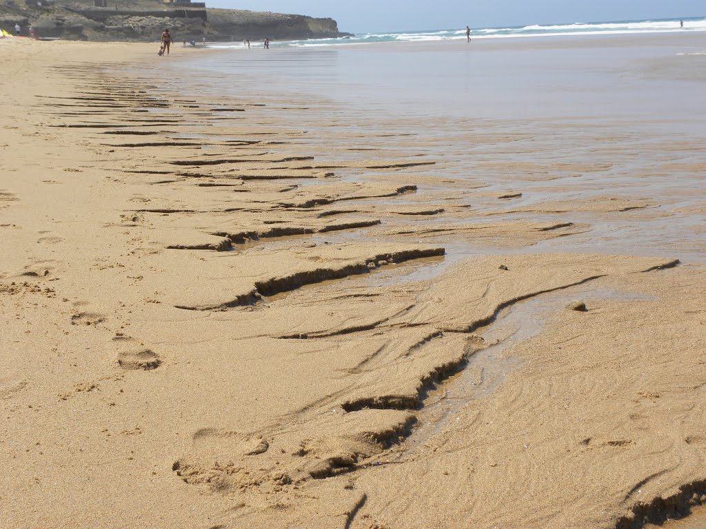 Patterns in the sand at Guincho 1 by Miguel Bortfeldt