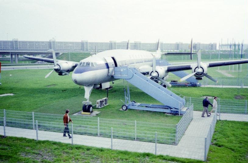 Lockheed L-1049 Super Constellation MUNCHEN AIRPORT by JOSEJUAN35