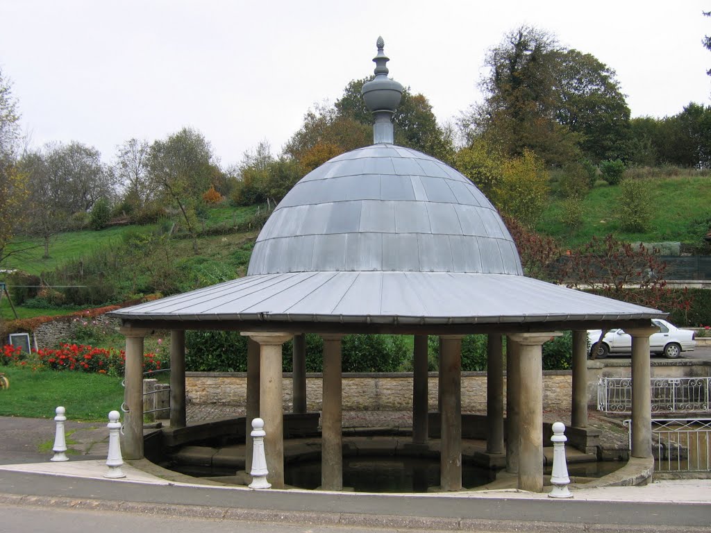 Fontenois lès Montbozon, Haute - Saône - Lavoir circulaire by Duchet