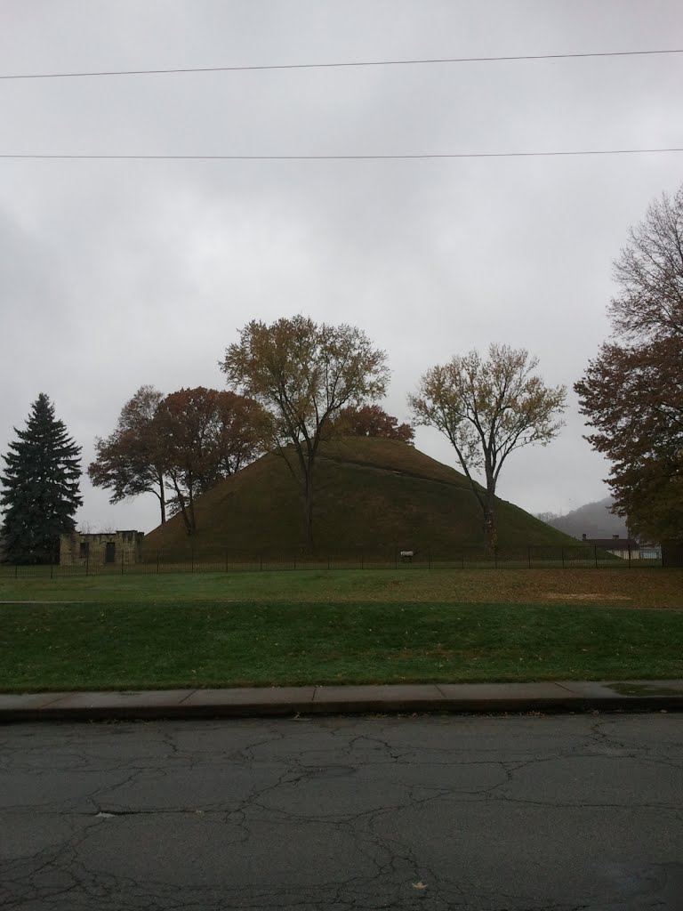 Grave Creek Mound by jspath55