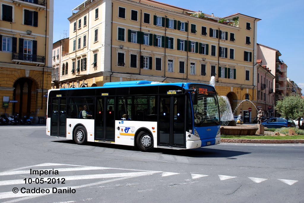 Autobus Vanhool RT n° 6138 ad Imperia in Piazza Dante by Dea3C images