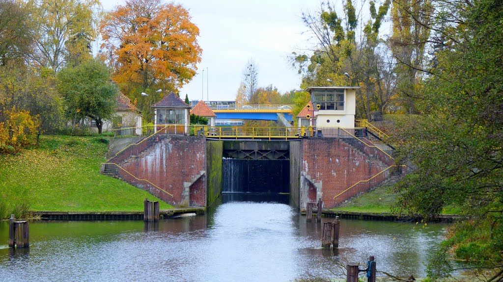 Śluza Okole Bydgoszcz by Kazimierz .Mendlik