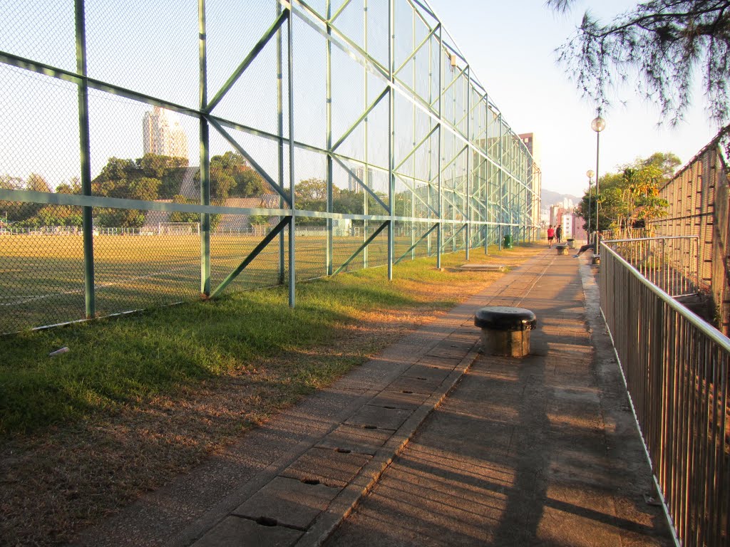 Path around the Soccer Pitch by thinsing