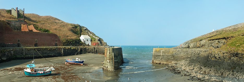 Porthgain, Pembrokeshire by ragman