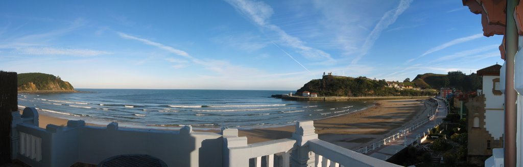 Playa de Ribadesella by Doqui