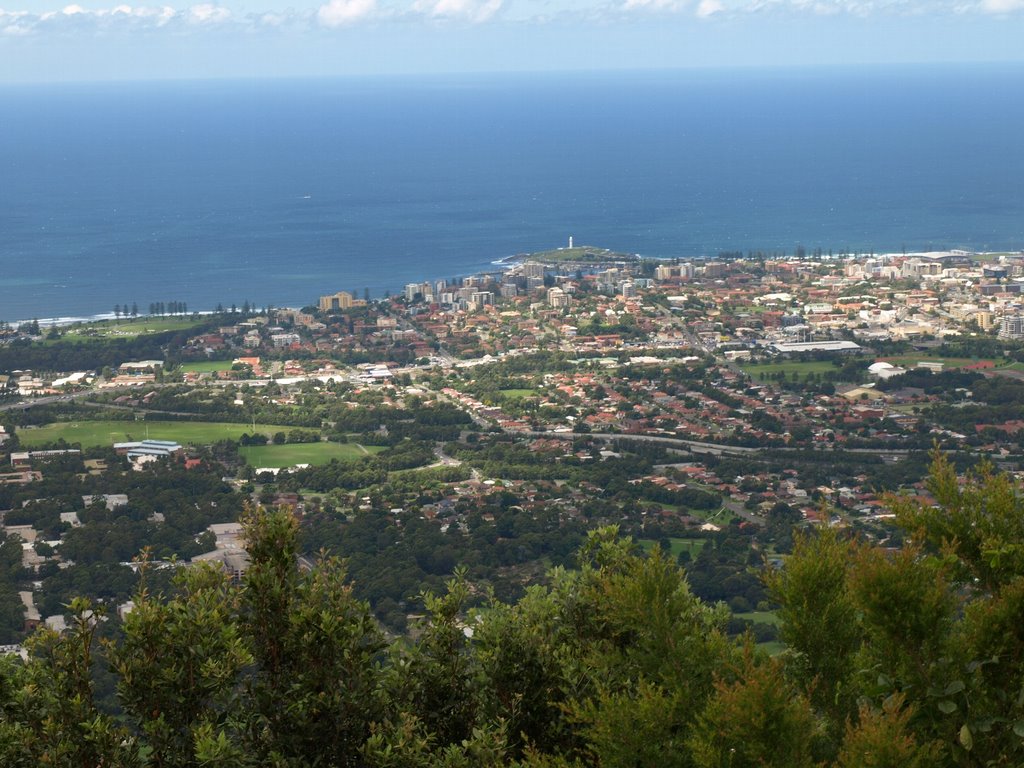 The Mount Keira Northern Lookout 2 by atsushi_s