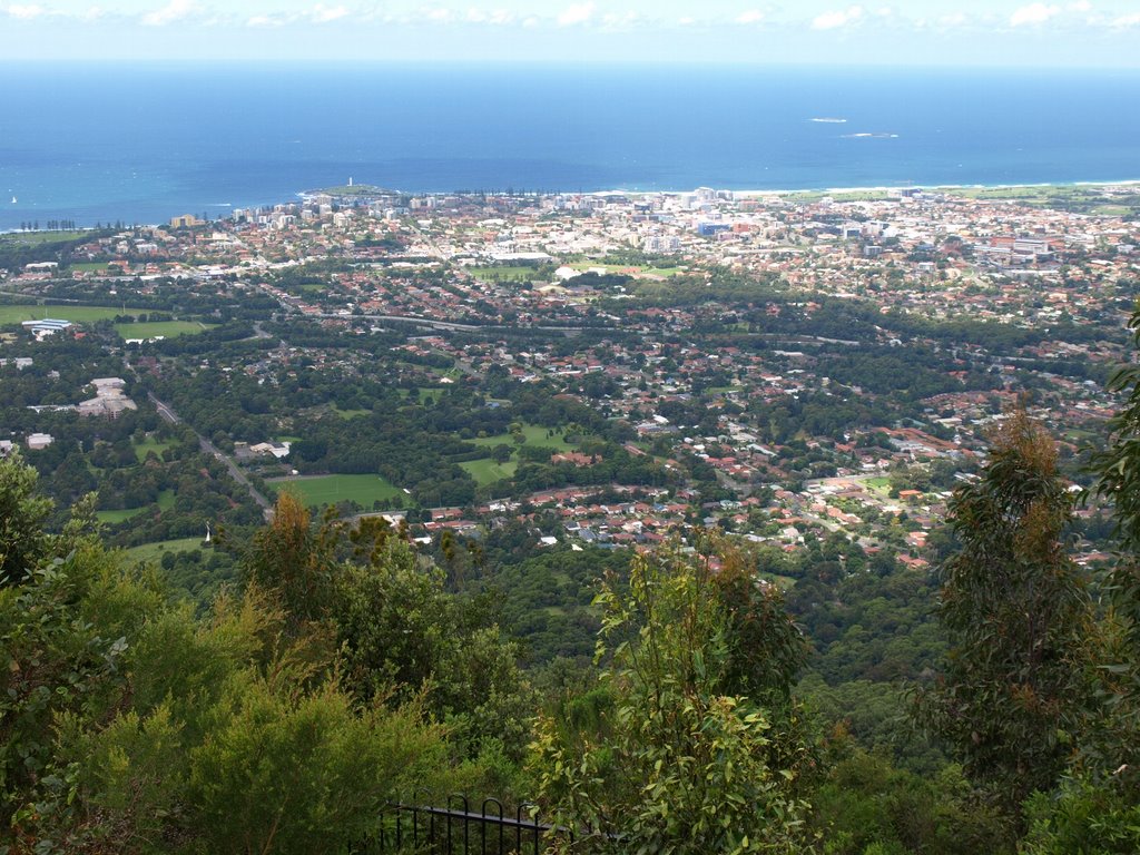 The Mount Keira Northern Lookout 4 by atsushi_s