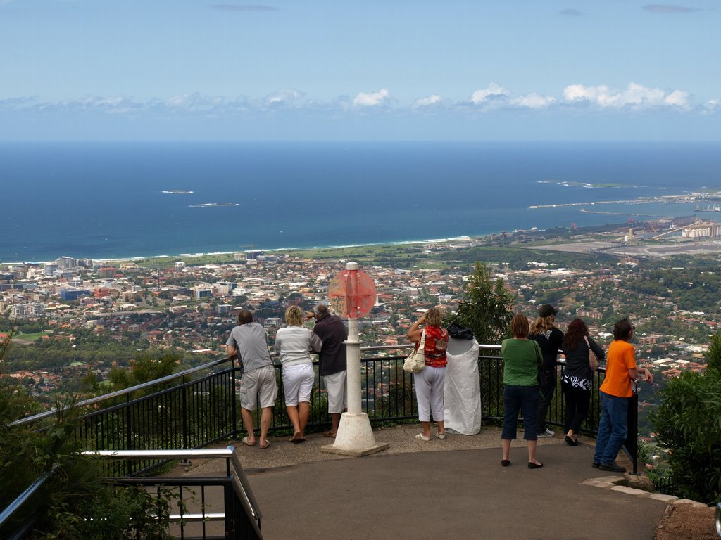 The Mount Keira Northern Lookout 5 by atsushi_s