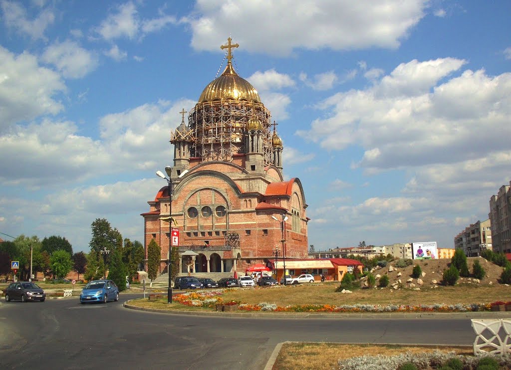 Făgăraş - Catedrala Ortodoxă ''Sf. Ioan Botezătorul'' (în construcţie - august 2012) by danger.mouse