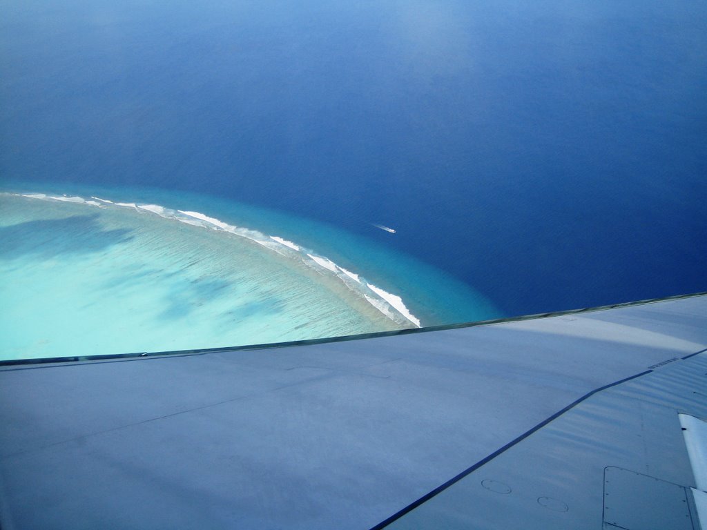 Anflug Maldives by H. A.