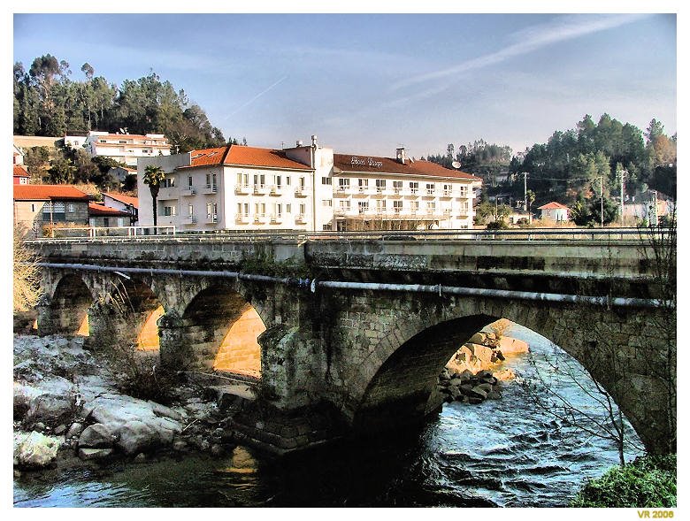 Ponte sobre o rio Vouga by Vítor Ribeiro