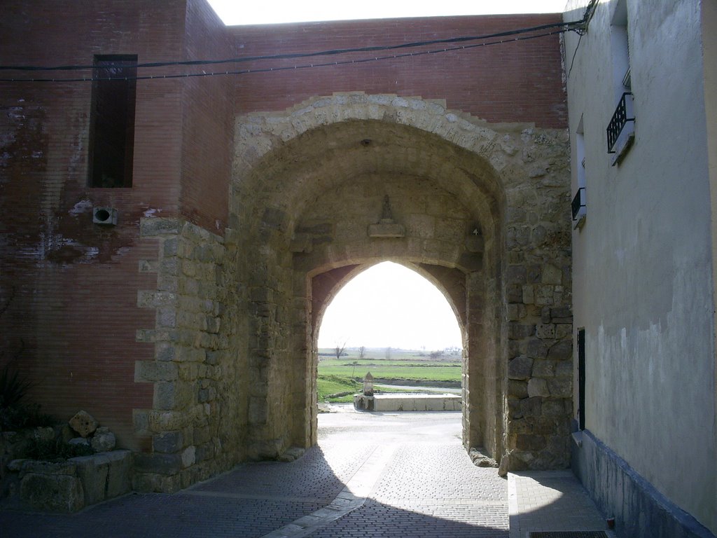 Arco de entrada - Támara de Campos by Fco José Mancho