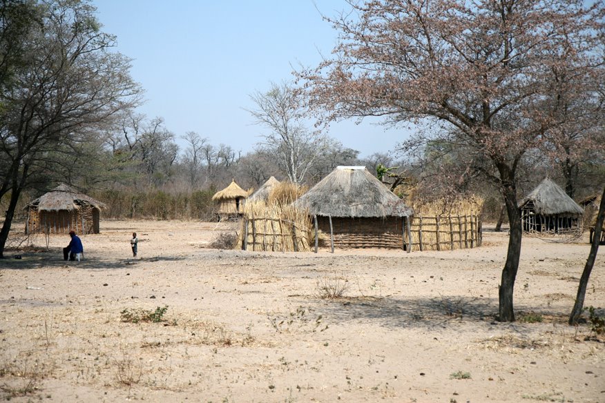 Vilage along Trans Caprivi Highway (B8) by Banja-Frans Mulder