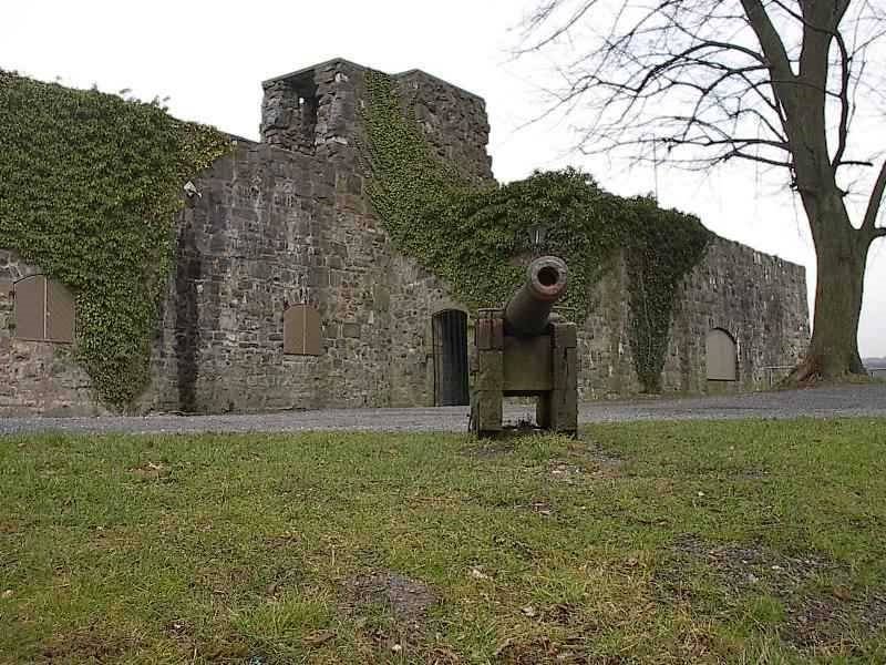 Schlossruine Arnsberg by whiskynews