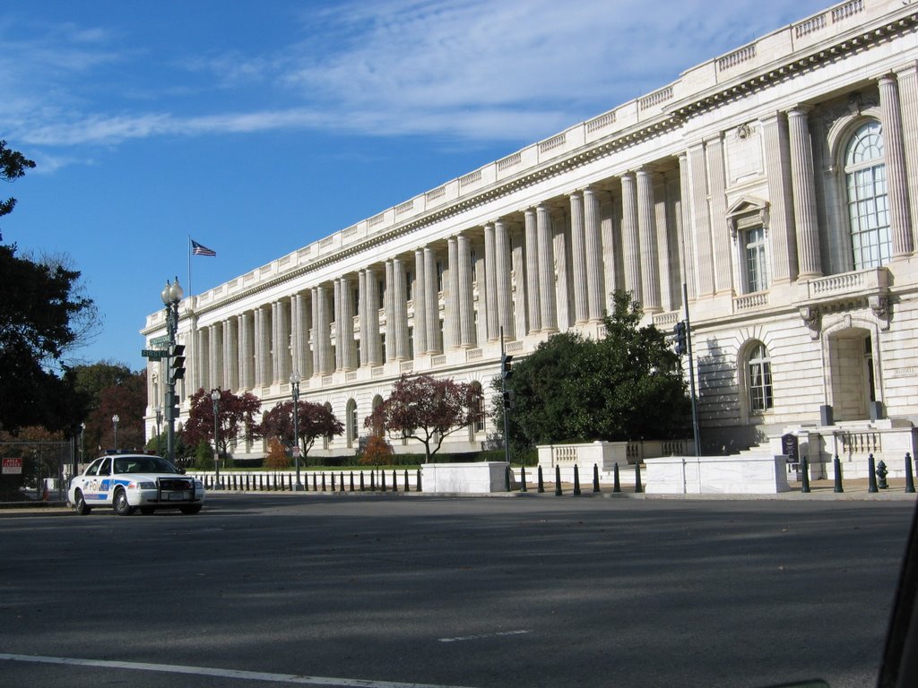 Building in Pennsylvania Ave. by MANSMANS