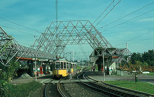 GT 4 an der alten Haltestelle Mineralbäder by Truefanatic