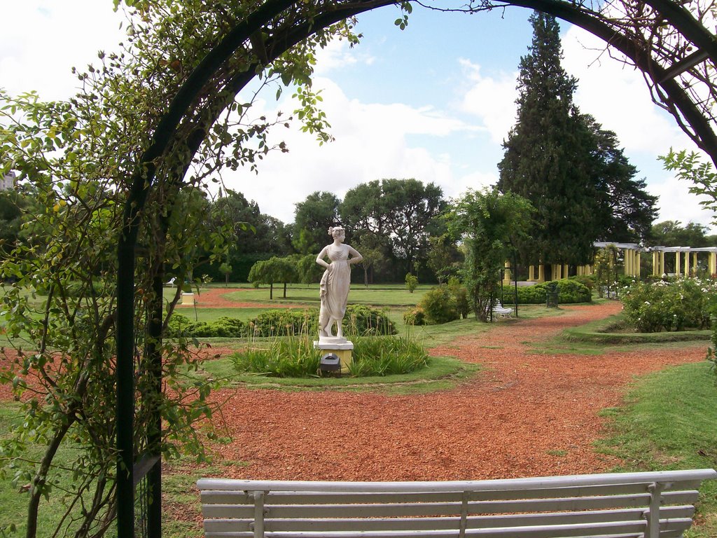 Parque Sarmiento (Rosedal) by Ricardo Ciotti