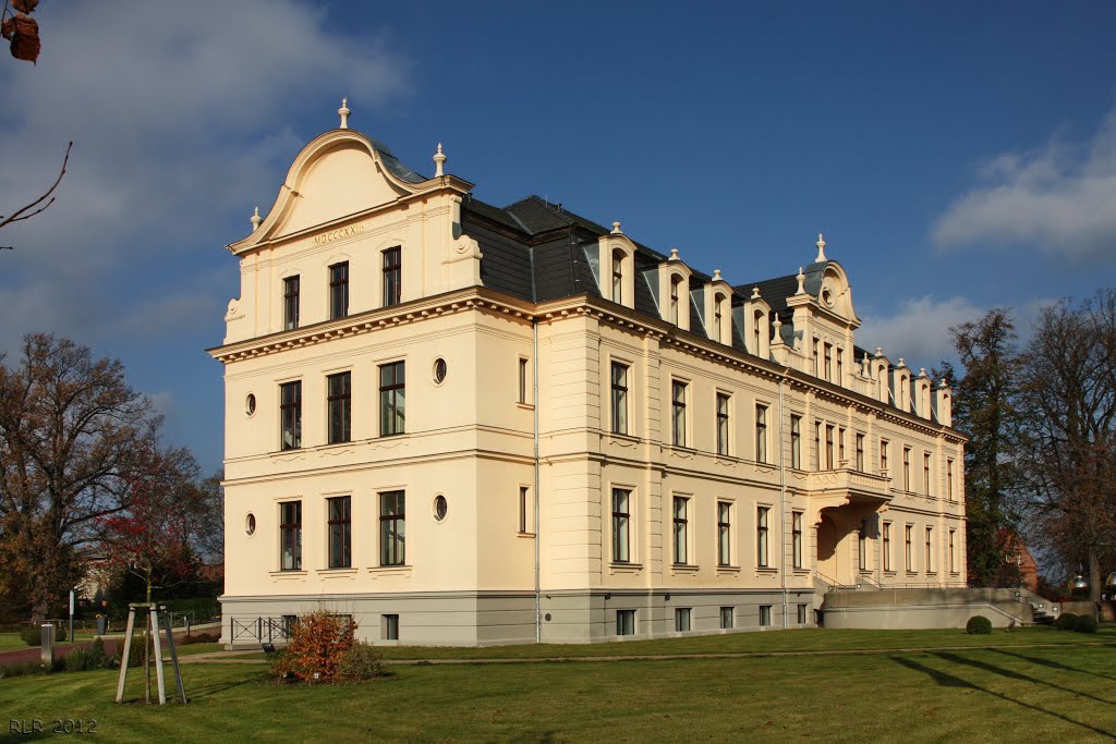 Ribbeck, Herrenhaus by Mecklenburg pro Panoramio