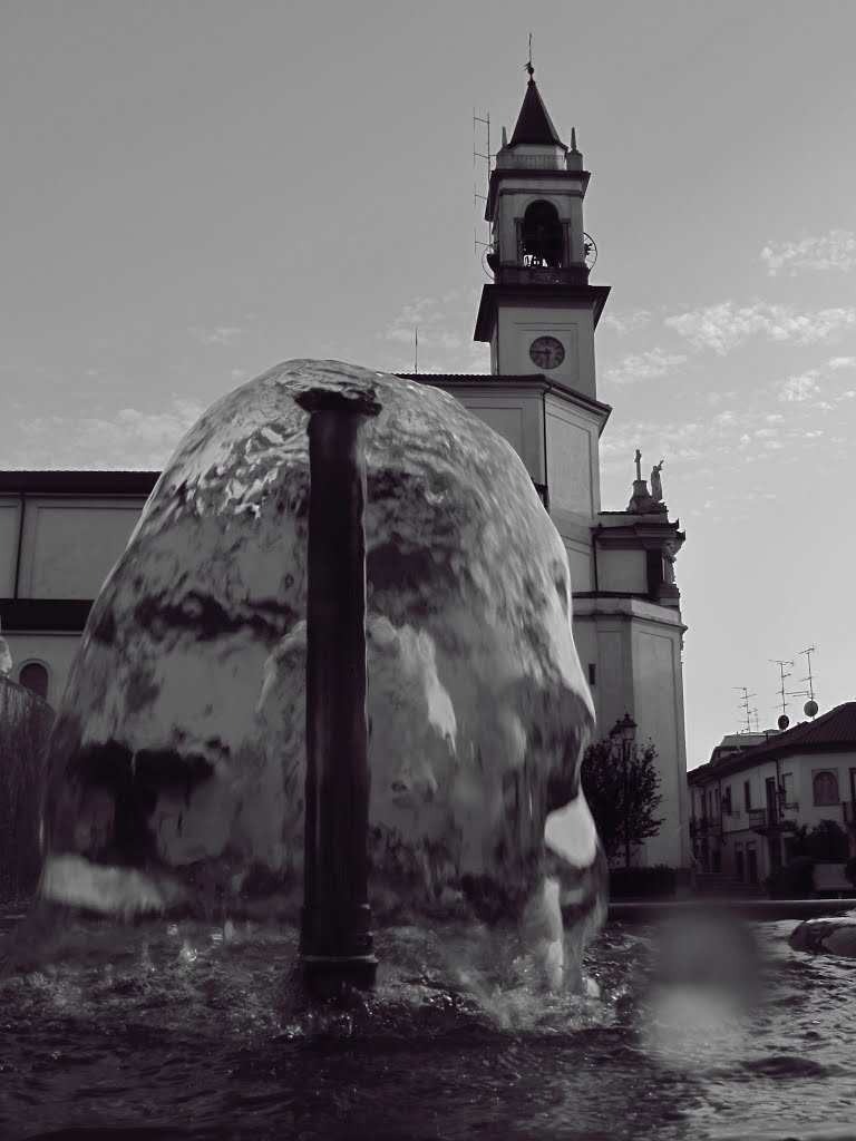 Fontana di Lazzate by Paolo Lazzarini