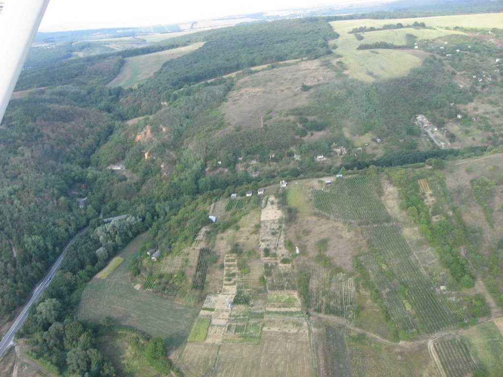 Hlohovec, pohľad na Soroš by Ján Ješko