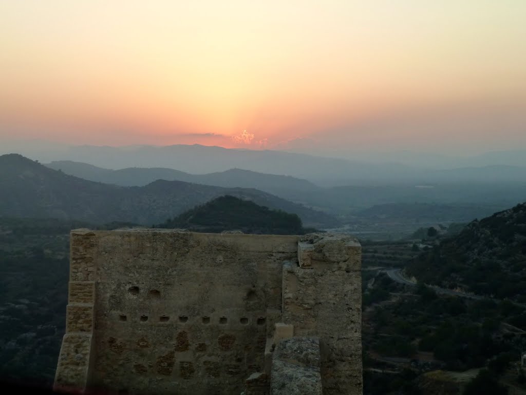 Capvespre des del Castell de la Maestranza de Montesa. Cervera del Maestre by Eulalia Garreta