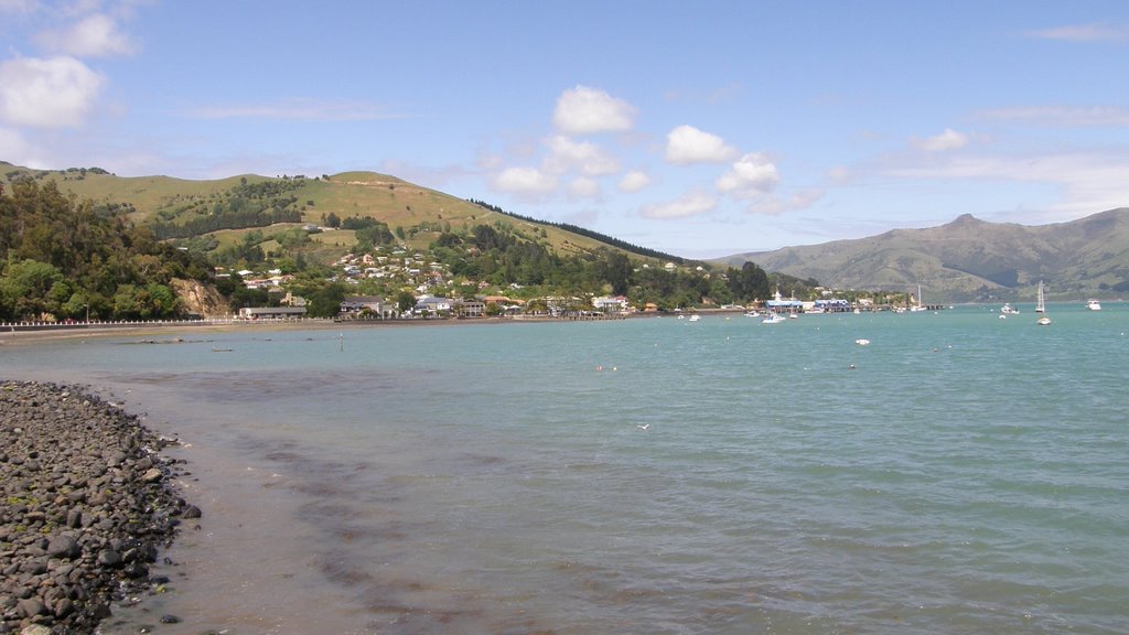 Akaroa, NZ by kaarvea