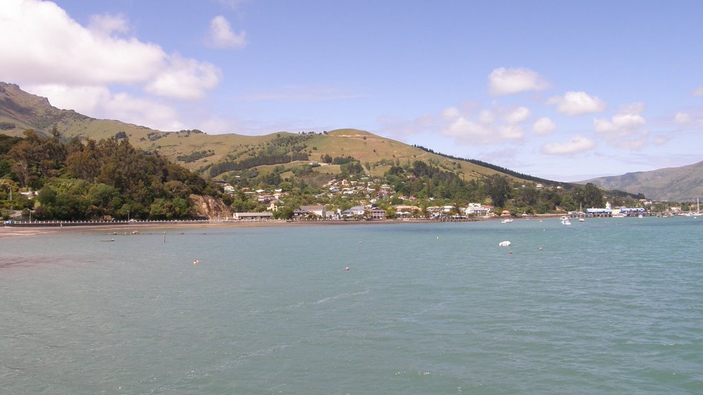 Akaroa, NZ by kaarvea