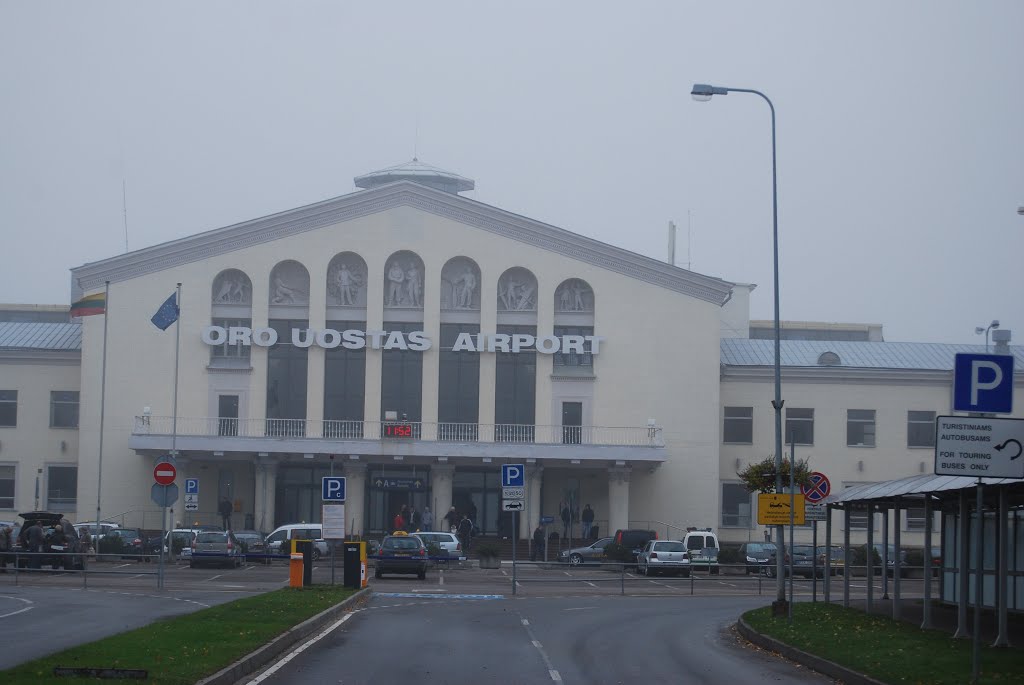 Vilnius Airport by kostelb