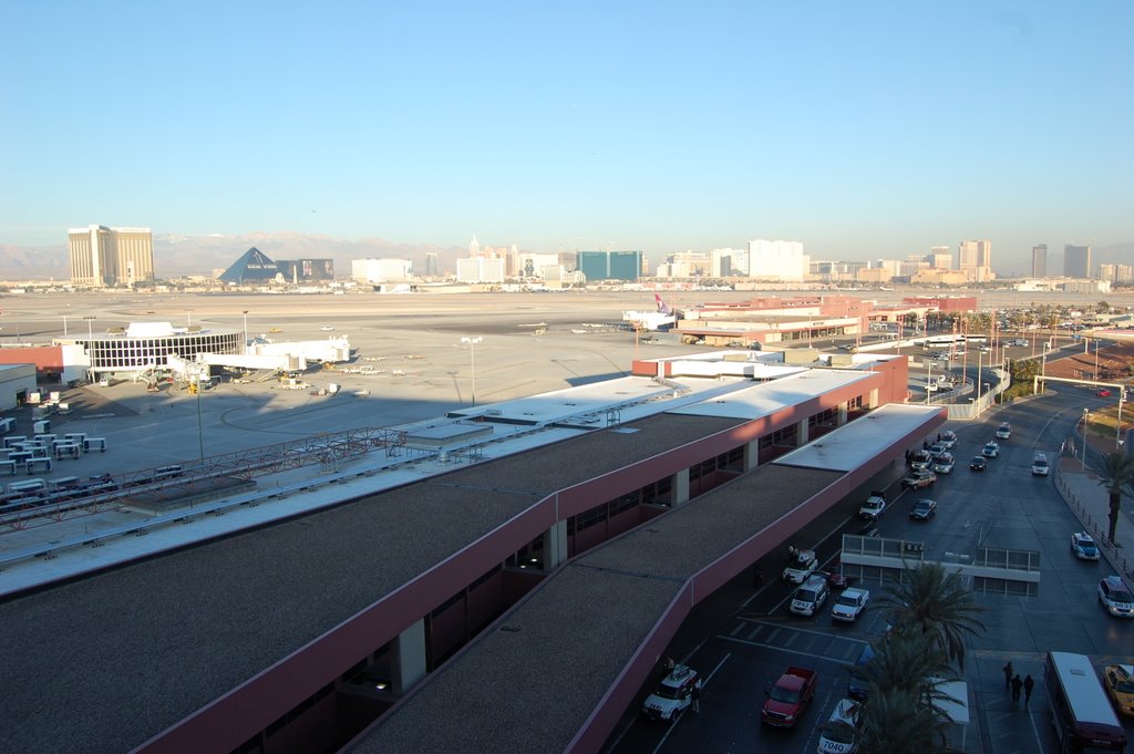 Mandalay Bay To The Wynn From McCarran Airport January 2008 - KMF by Ken Fries