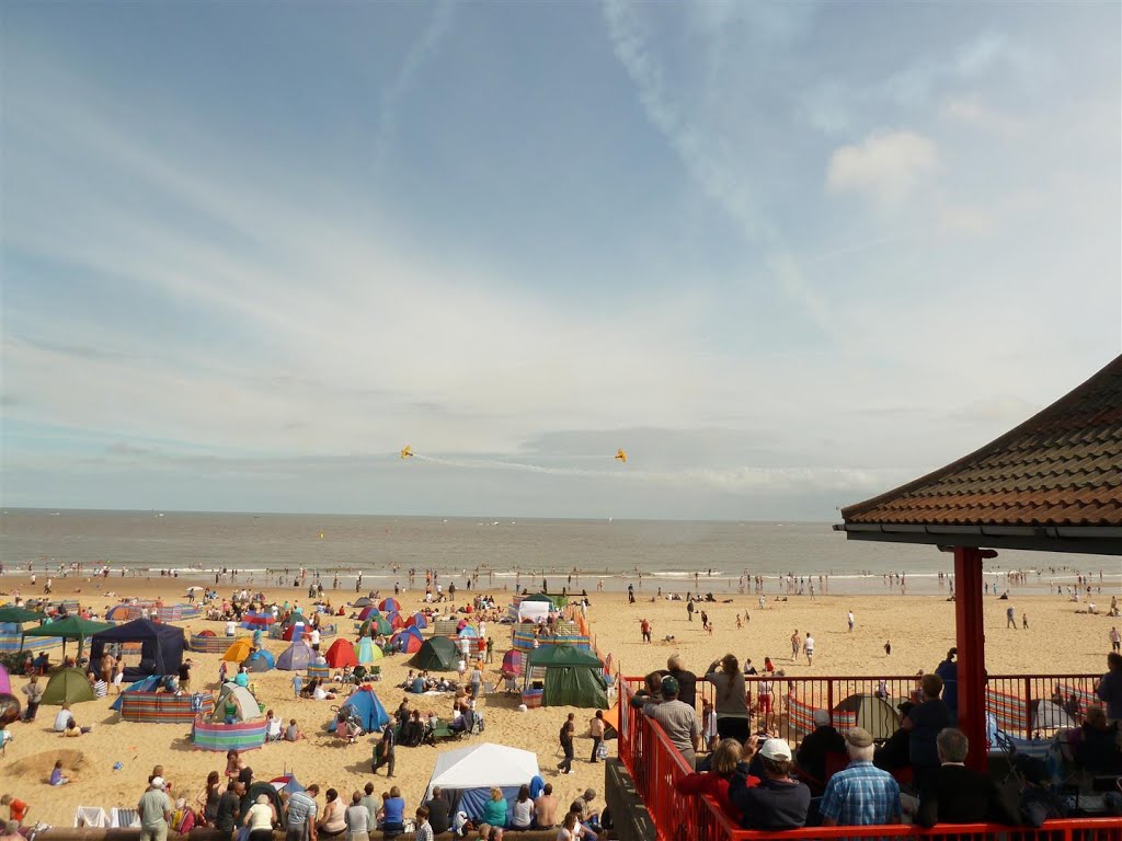 Lowestoft Beech Air Show by CarlThornton