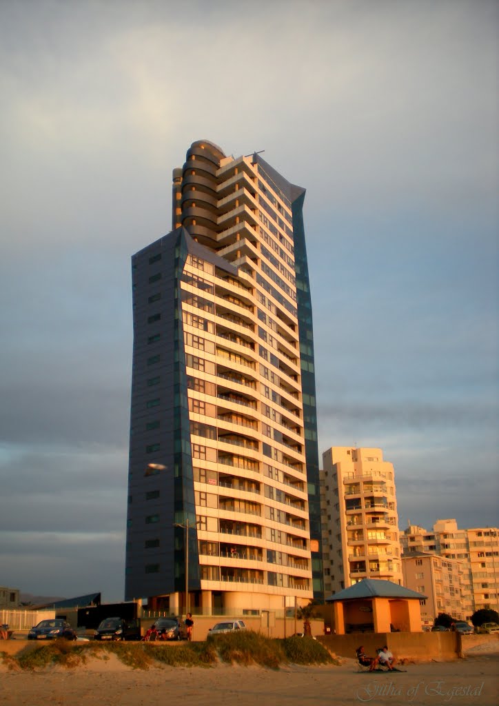 Topaz Skyscraper by Githa of Egestal