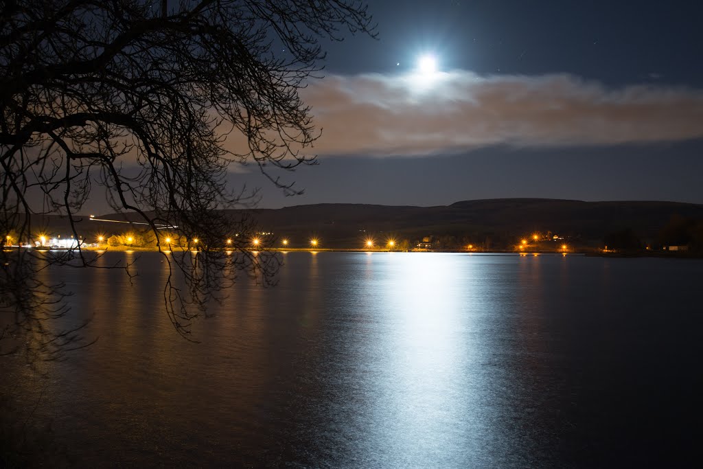 Hollingworth Lake by Simon Garvey