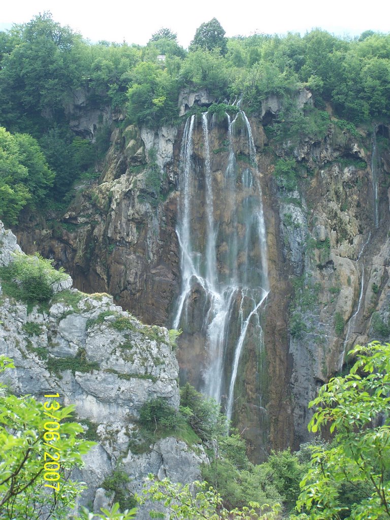 53231, Plitvička Jezera, Croatia by doare