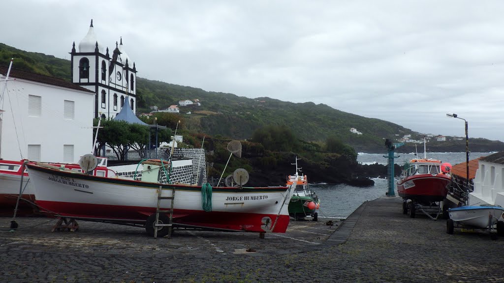 Calheta de Nesquim by HolgerHw