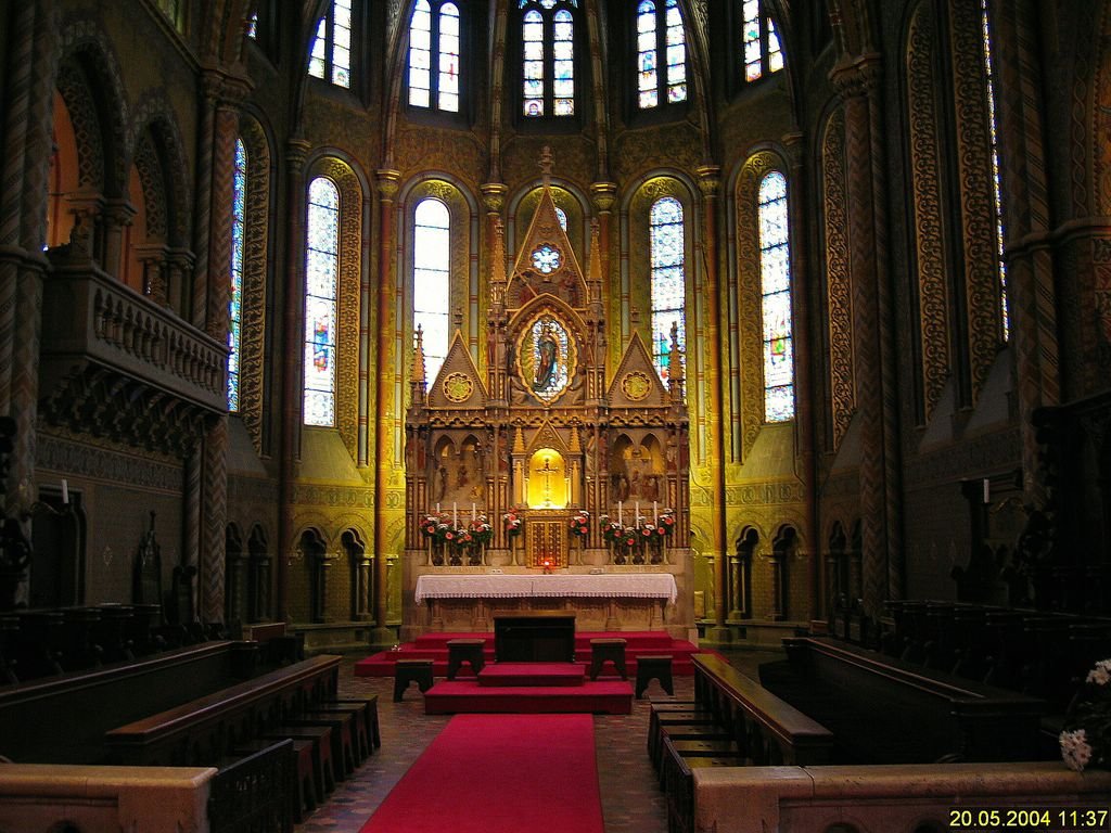 Die Matthiaskirche liegt im Stadtteil Buda. by H. Hönow