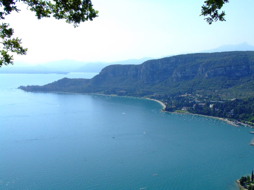 Punta S.Vigilio from Rocca di Garda by pcavicch