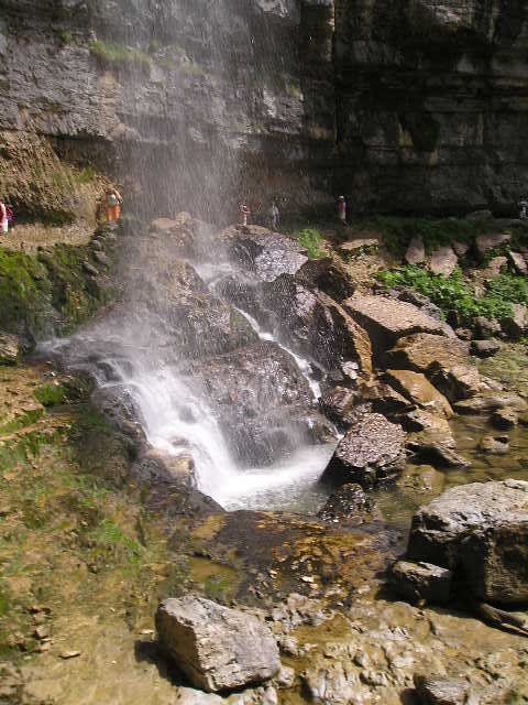 JURA : CASCADE DU HERISSON by mayaamon